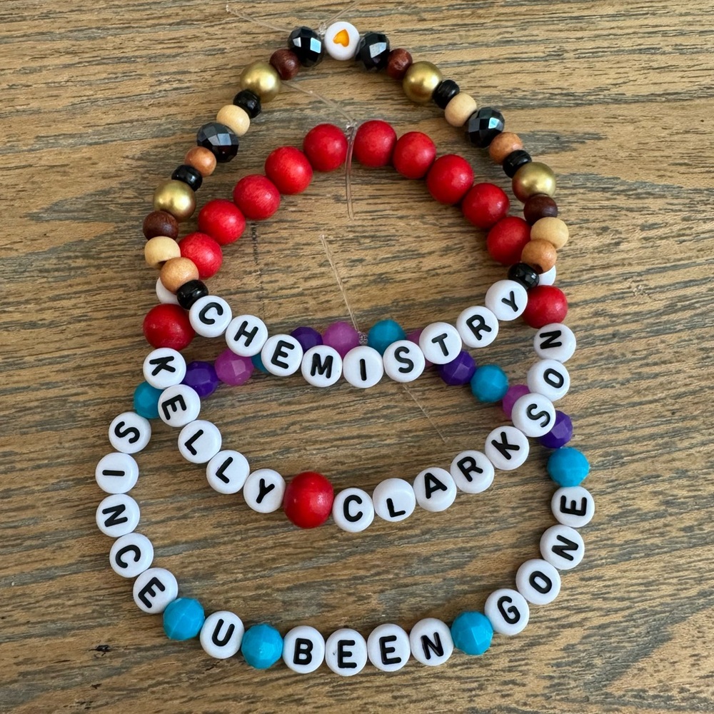 Kelly Clarkson Friendship Bracelets